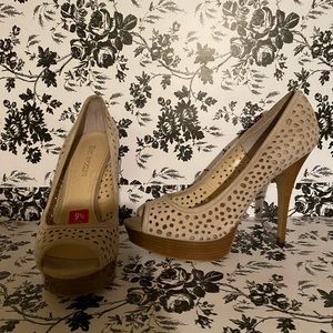 Enzo Angiolini Suede platforms sz 9.5